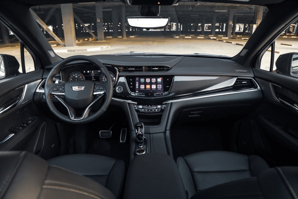 2020-Cadillac-XT6-in-Dubai-Interior-001-cockpit-1024×683